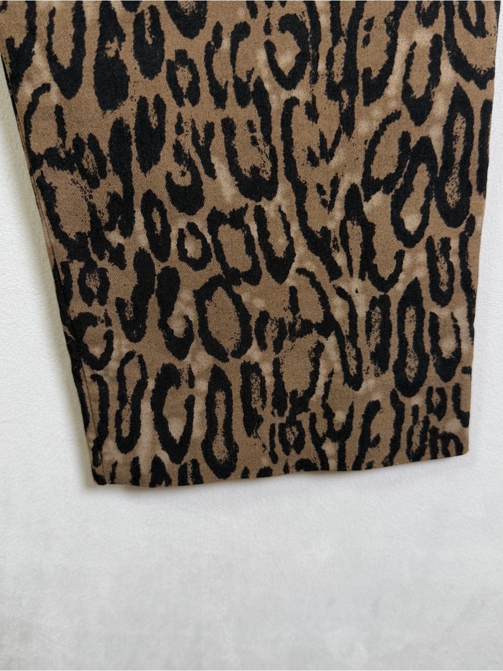 Krazy Larry Women’s Leopard Print Pull-On Ankle Pant Sz 12 Stretch Office Casual - Picture 5 of 7